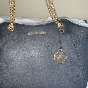 Michael Kors purse (black)